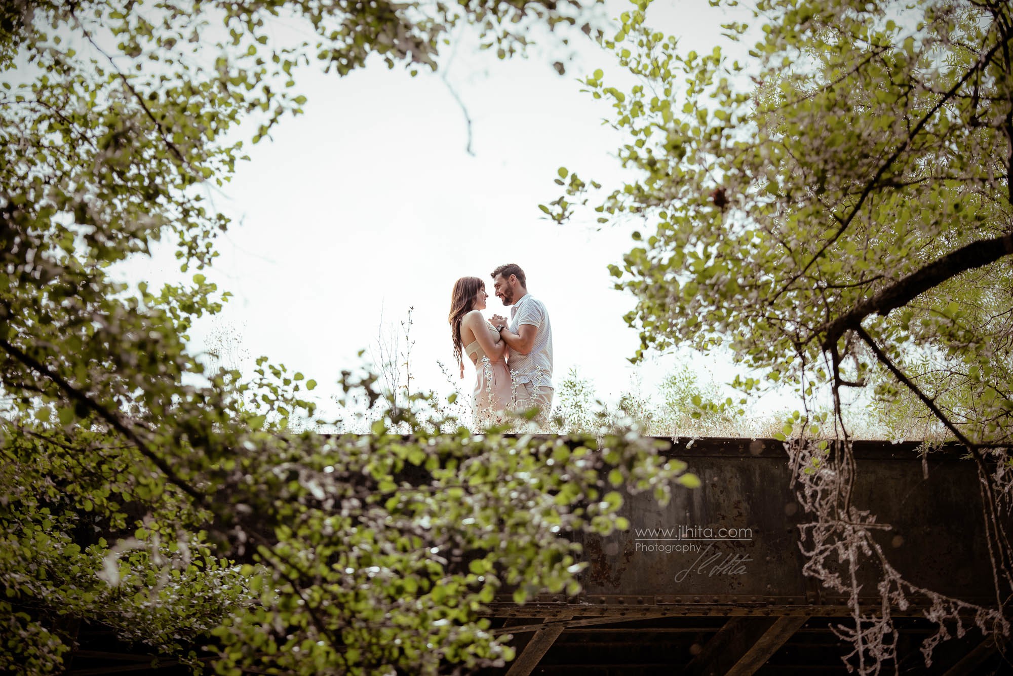 En el antiguo puente metálico