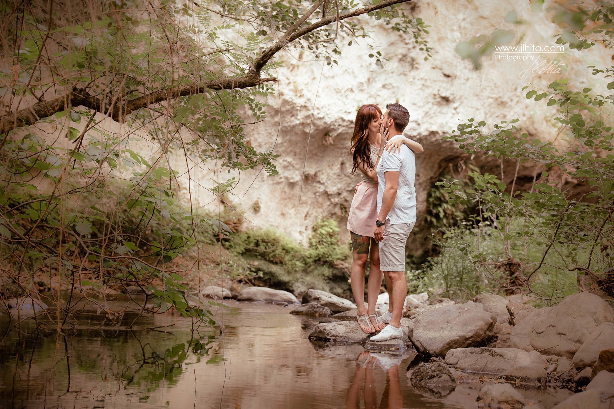 Sobre las piedras del río