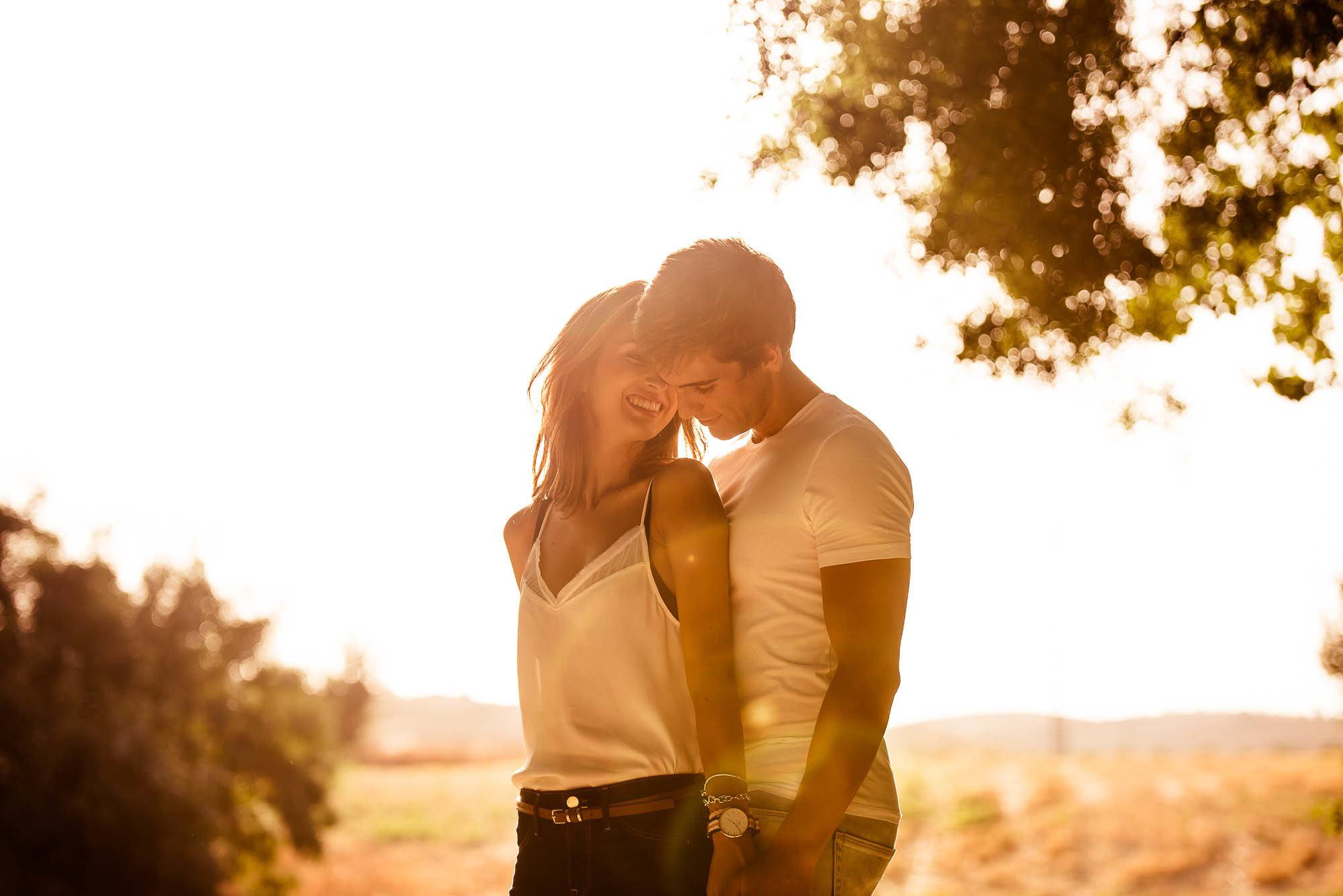 de tu mano a contraluz