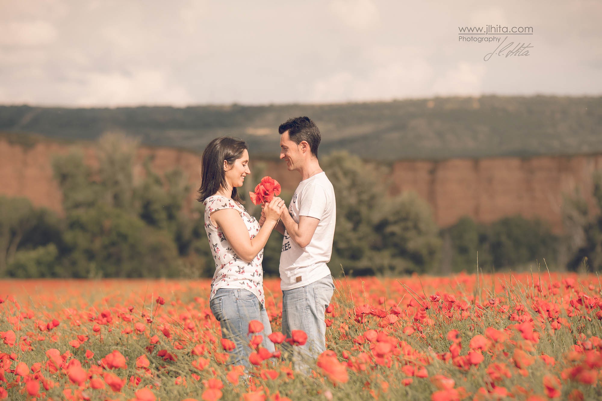 Preboda con amapolas en Guadalajara
