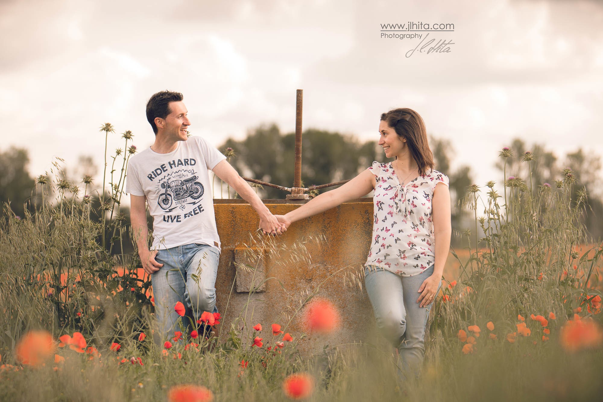 Preboda entre amapolas