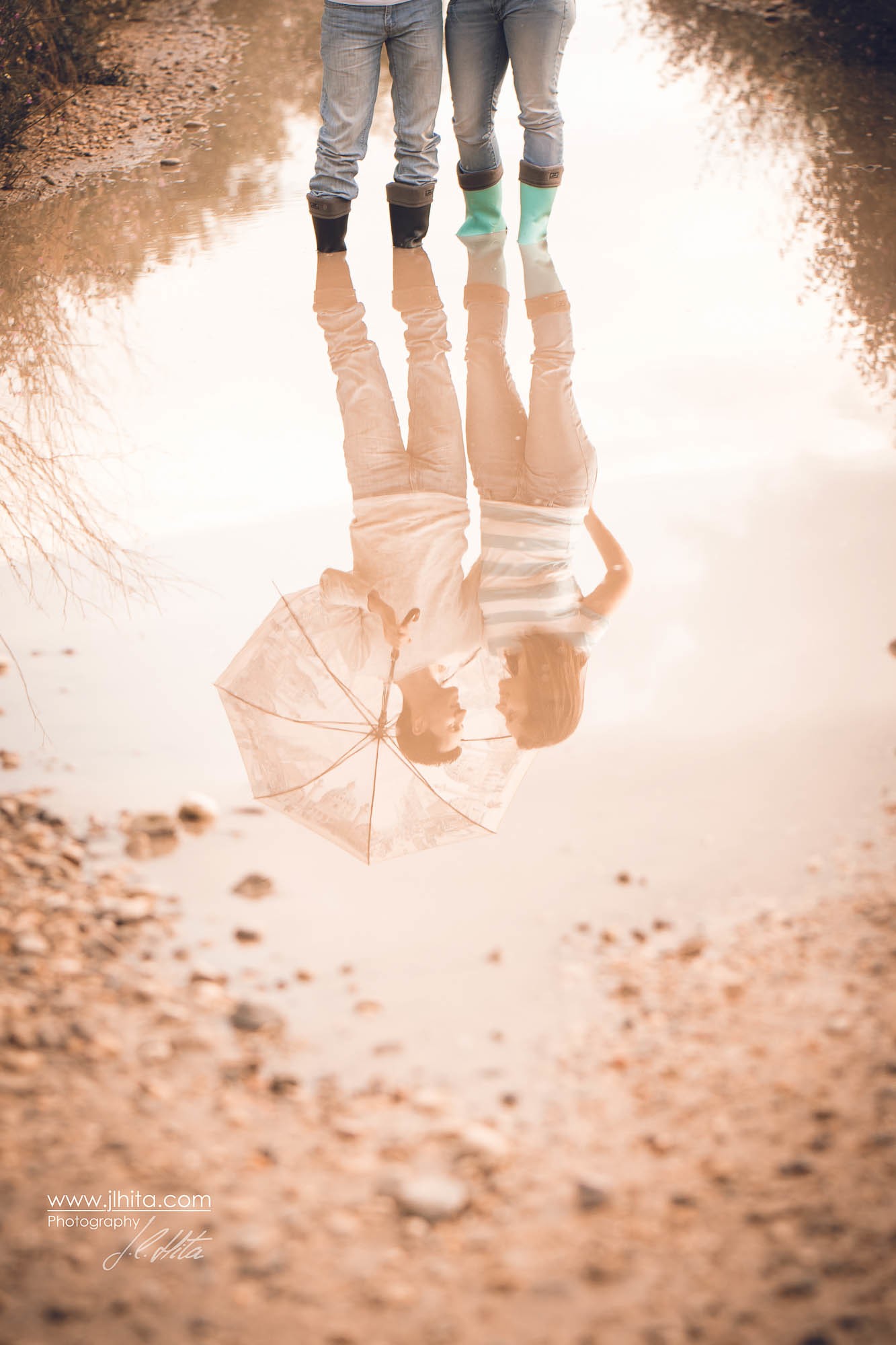Preboda reflejo en el agua