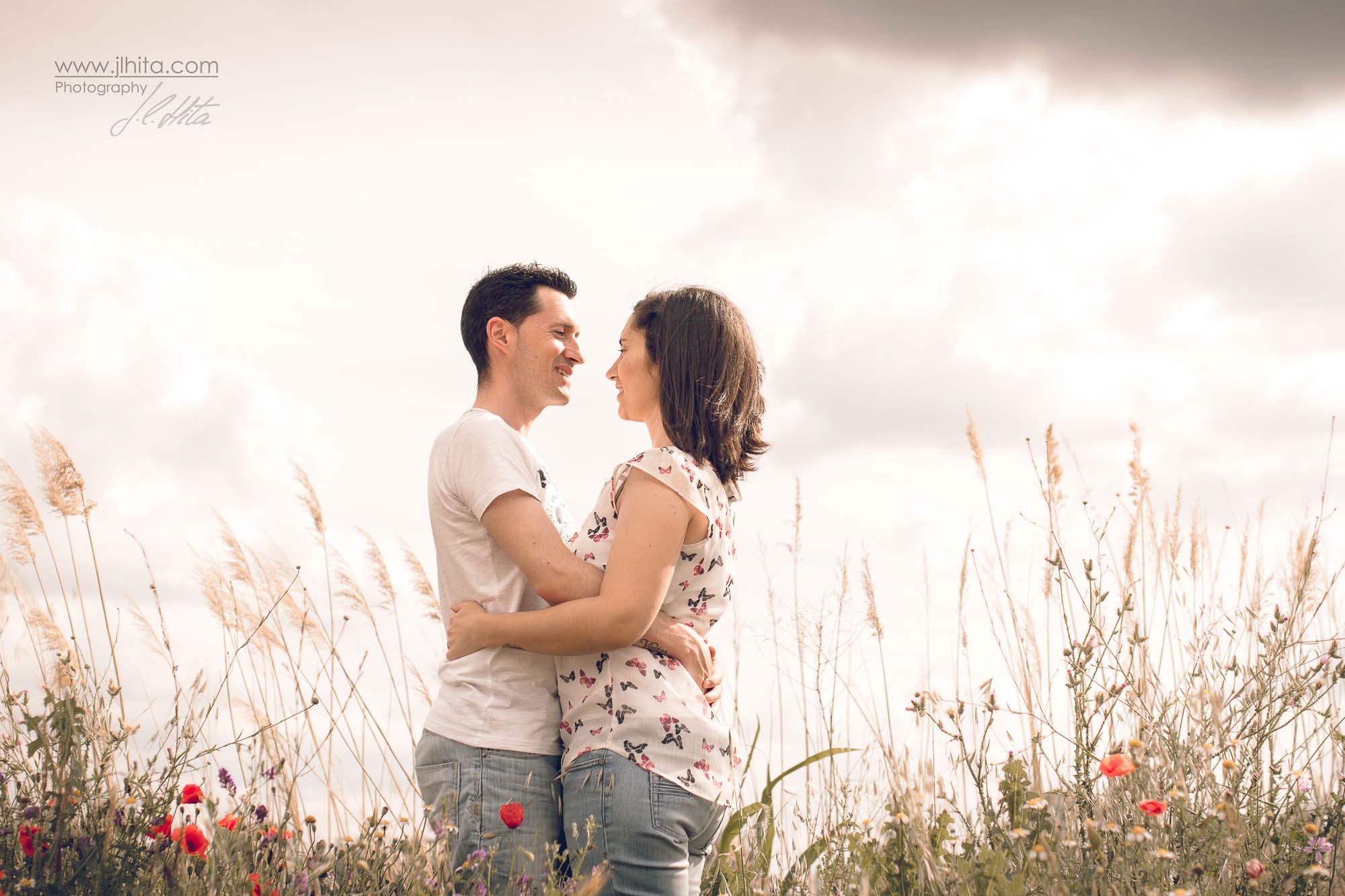 Cris y Aaron cielo nublado