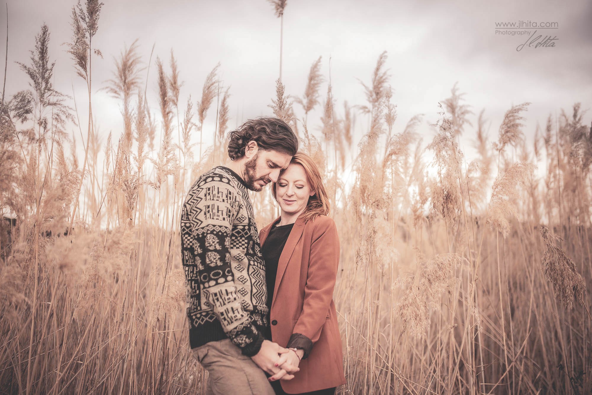 Cogidos de la mano en Rivas