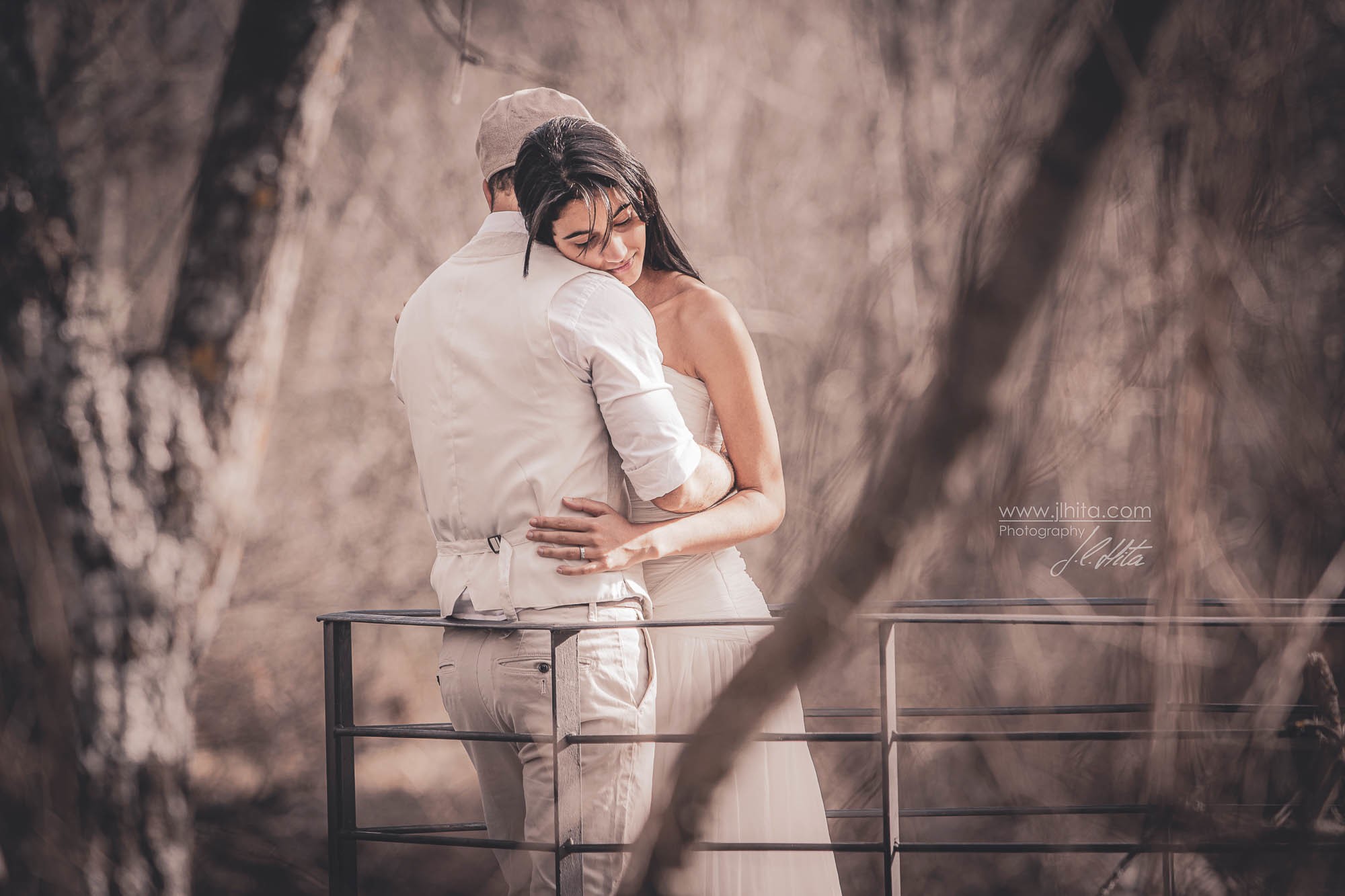 abrazo en el mirador