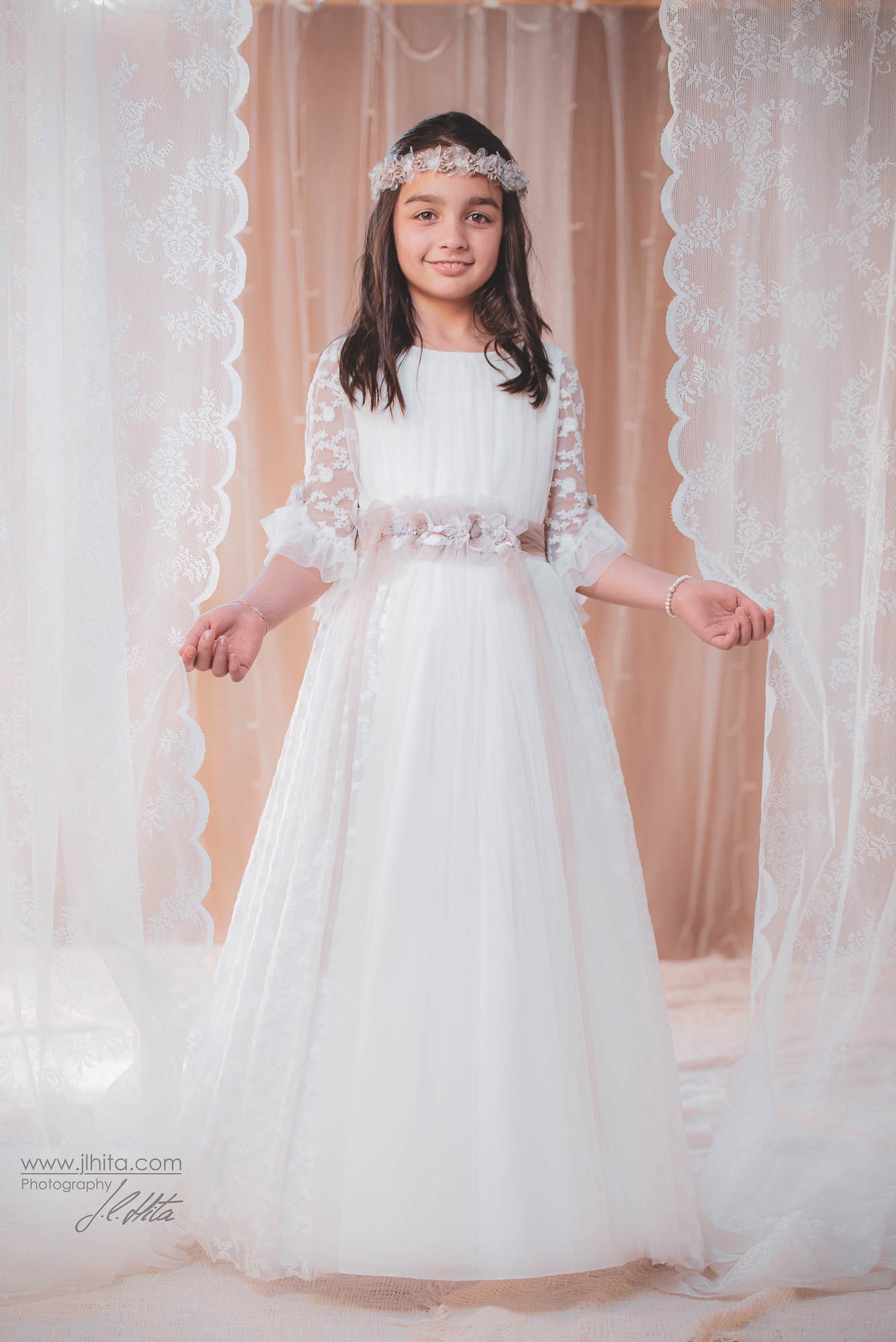 Reportaje de estudio escena cortinas