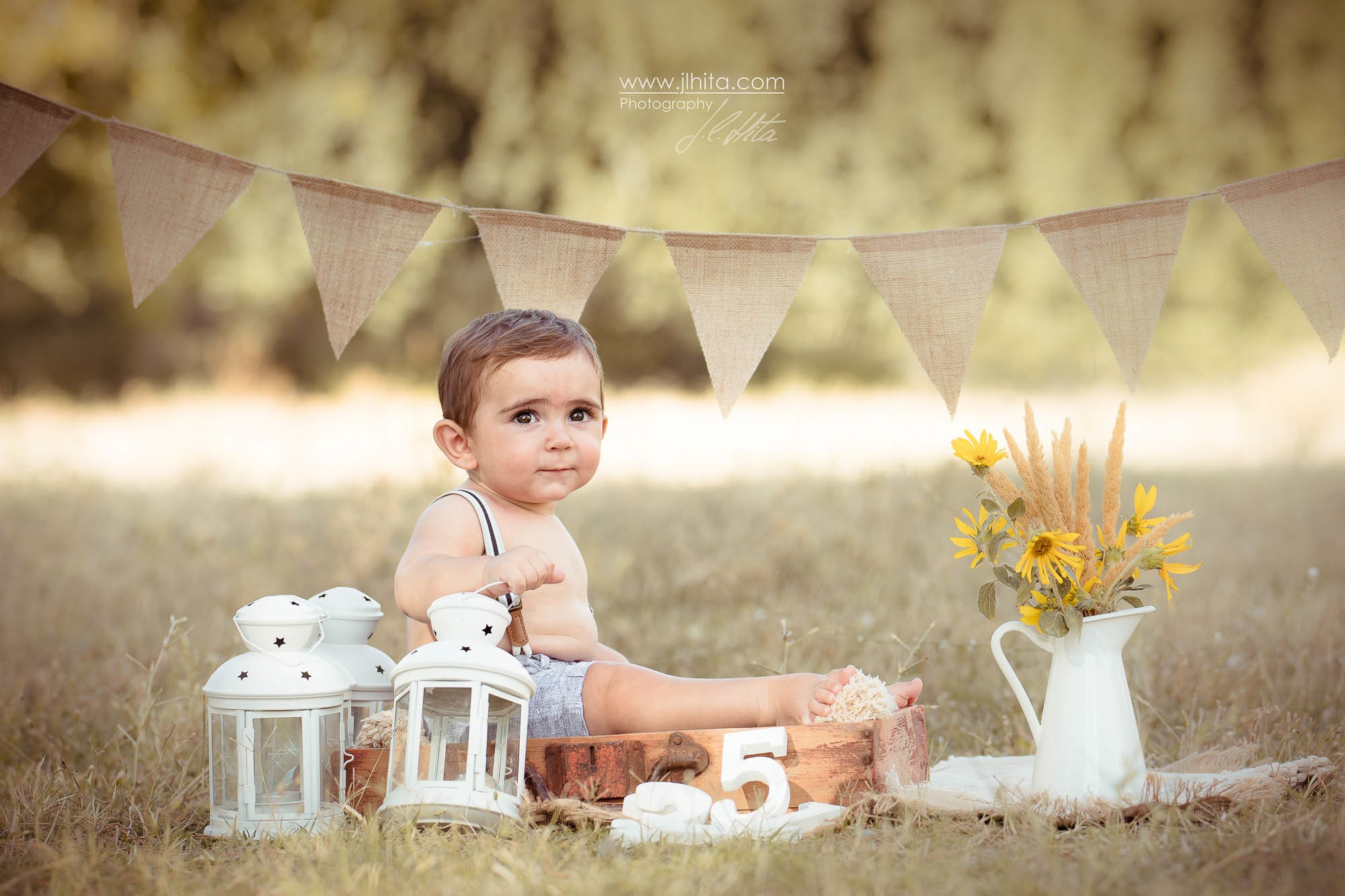 Sesión de Uriel con banderines