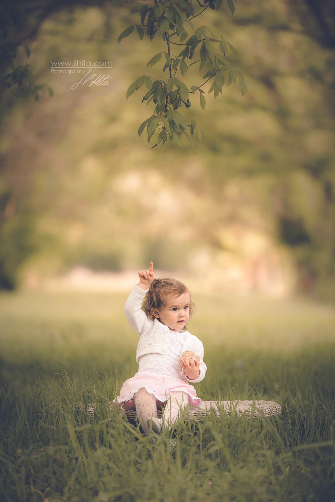 Sesión Familia Niña sentada