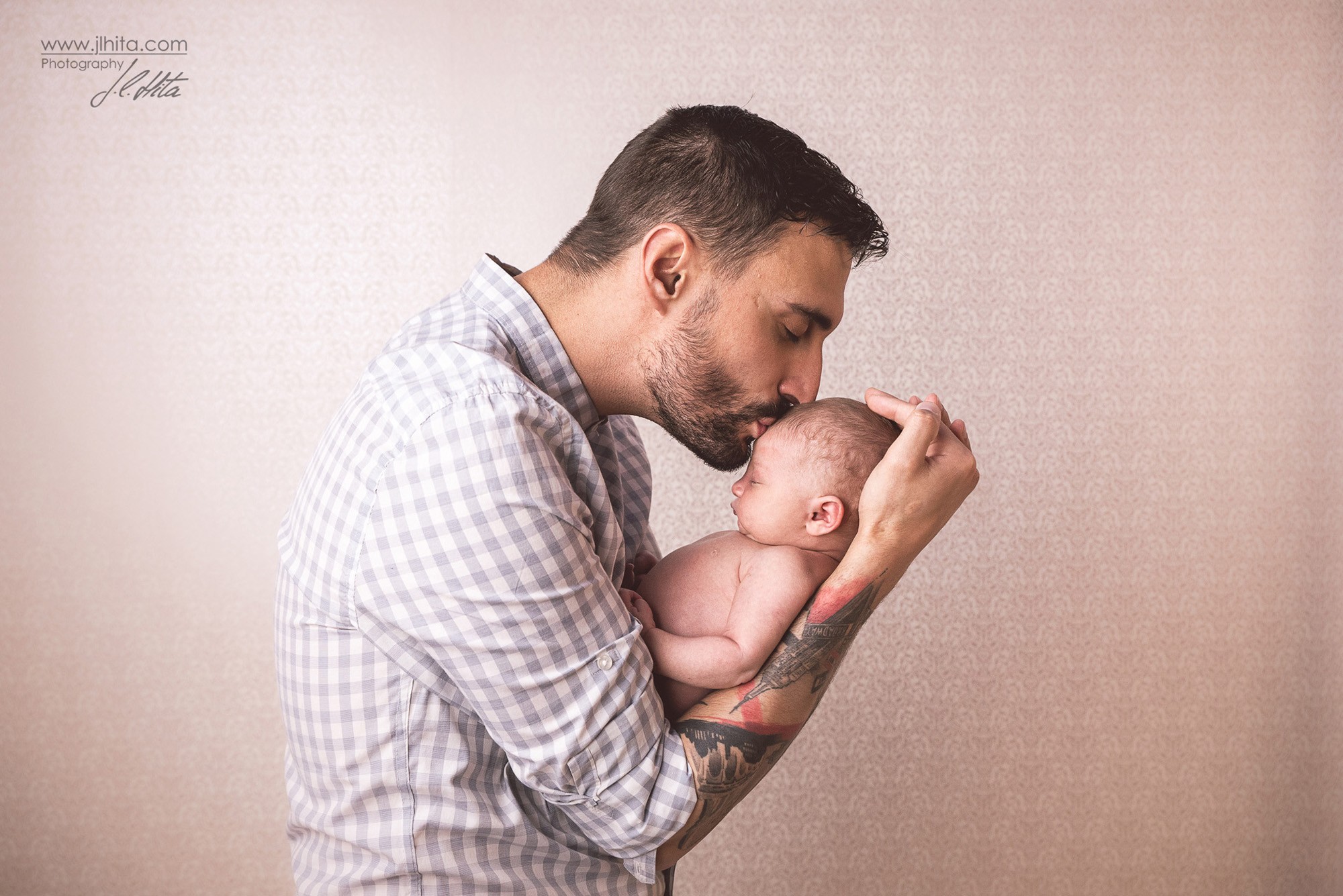 Sesión Newborn Abril papá