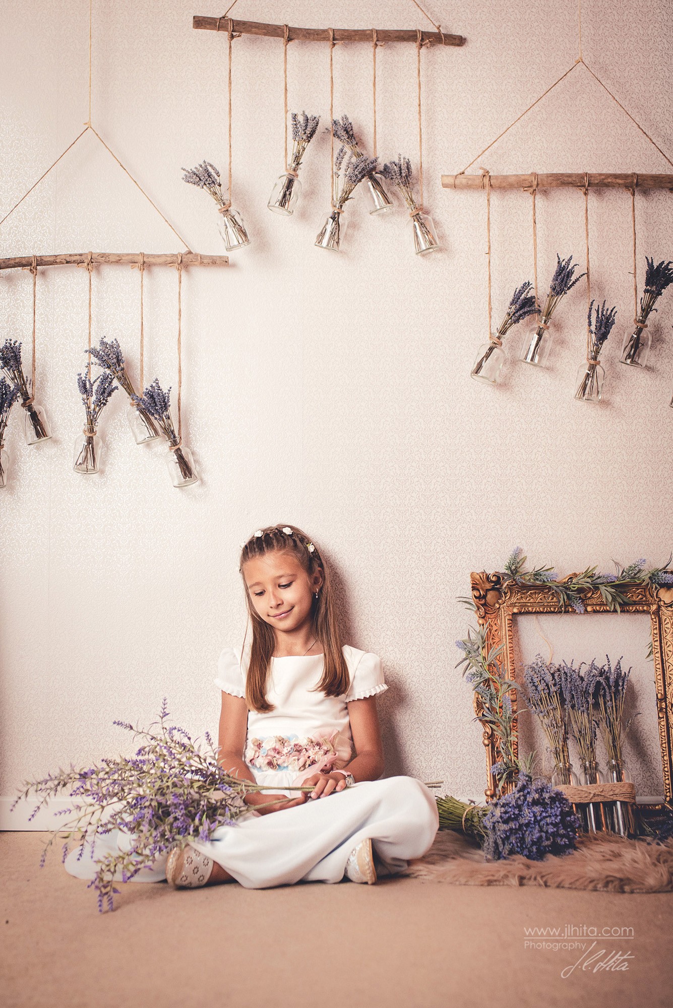 Fotografía de comunión de Paula escena lavandas