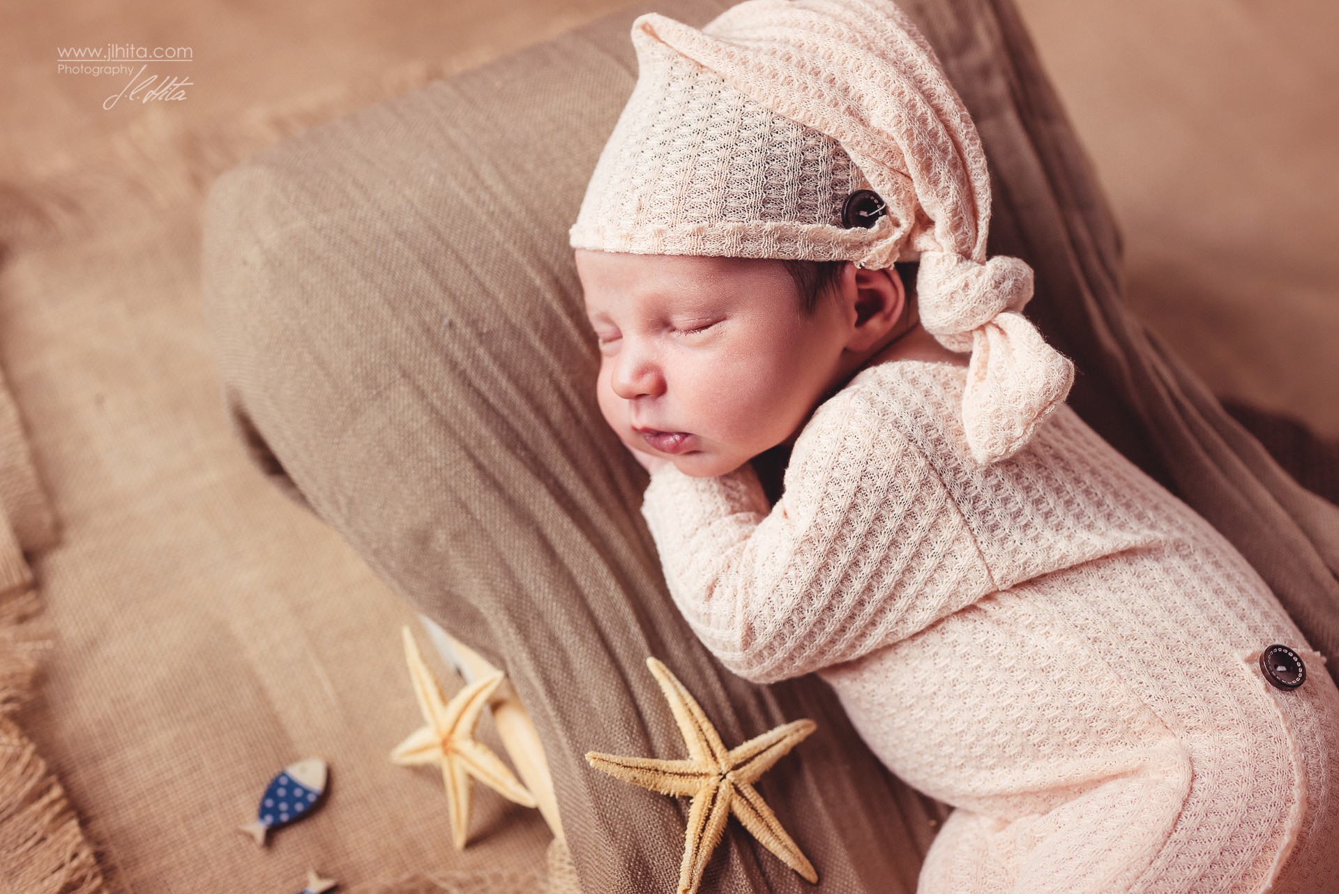 Sesión marinera Newborn de Nael en Alovera